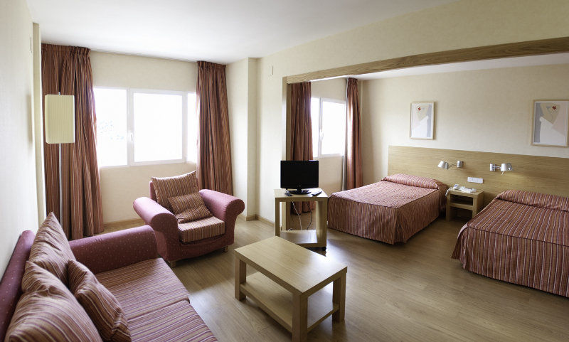 Hotel Beleret Valencia Room photo